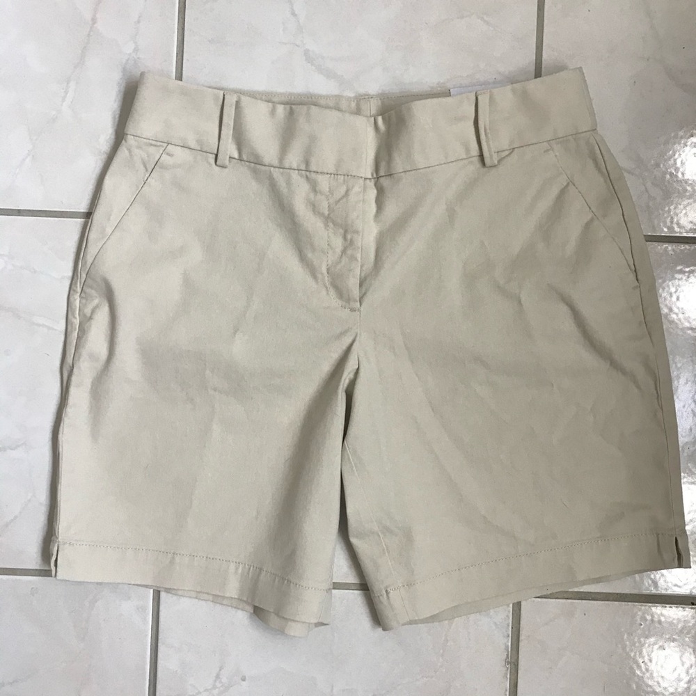 Loft “The Riviera Short” Sz 6 Curvy Fit 8” Inseam